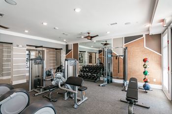 24-Hr fitness center with free weights